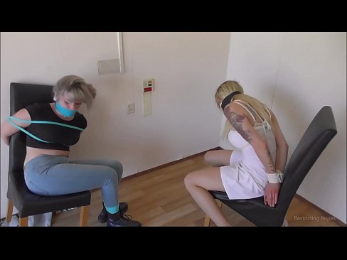 ❤️ Giyohvand / bog'langan va gagged / qayg'u ichida qiz Sifatli porno uz.bestsexporno.ru ﹏
