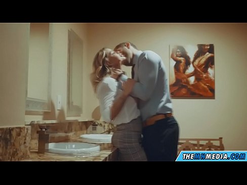❤️ Ko'krakli sarg'ish sizni jamoat hojatxonasida yo'ldan ozdirganda Sifatli porno uz.bestsexporno.ru ﹏